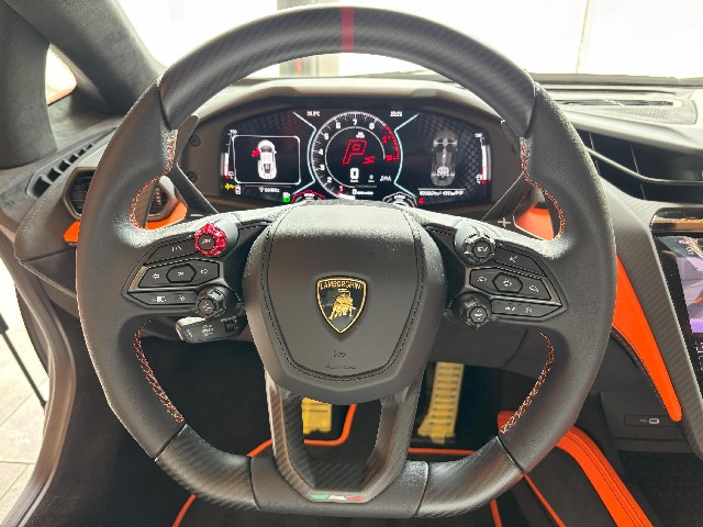 LAMBORGHINI REVUELTO 2025 Image 40
