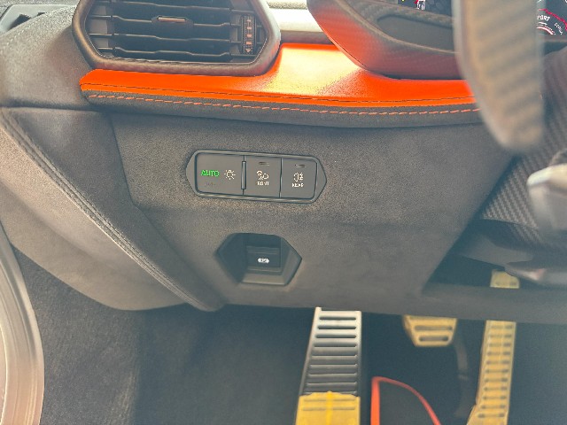 LAMBORGHINI REVUELTO 2025 Image 43