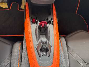 LAMBORGHINI REVUELTO 2025 Image 38