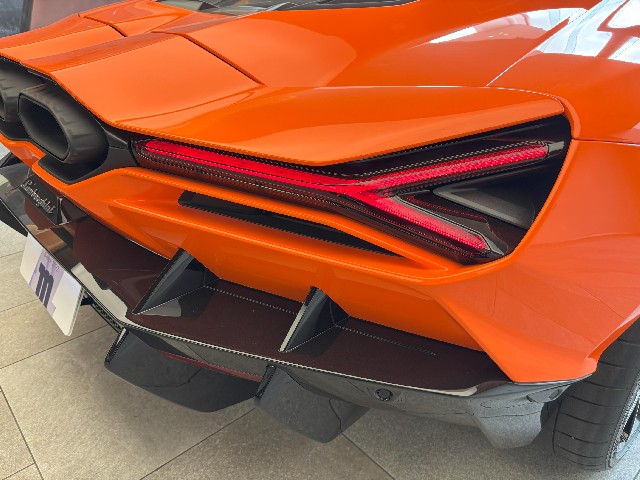 LAMBORGHINI REVUELTO 2025 Image 48