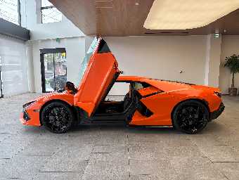 LAMBORGHINI REVUELTO 2025 Image 8