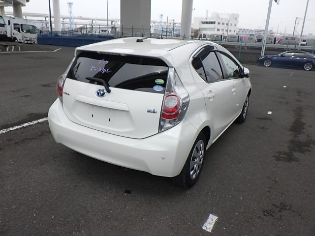 TOYOTA AQUA 2014 Image 19