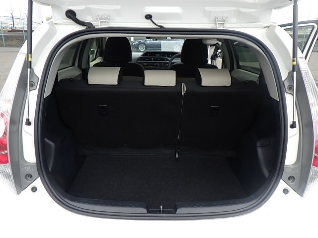 TOYOTA AQUA 2014 Image 22