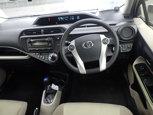 TOYOTA AQUA 2014 Image 24