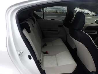 TOYOTA AQUA 2014 Image 10