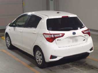 TOYOTA VITZ 2019 Image 4