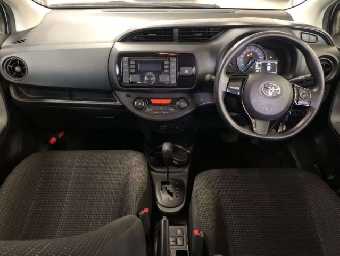 TOYOTA VITZ 2019 Image 6