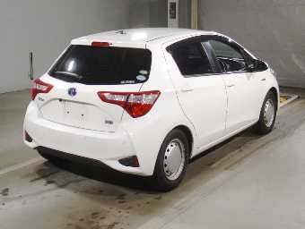 TOYOTA VITZ 2019 Image 2