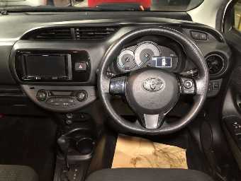 TOYOTA VITZ 2019 Image 6