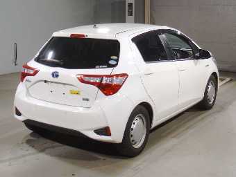 TOYOTA VITZ 2019 Image 2