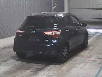 TOYOTA VITZ 2018 Image 2