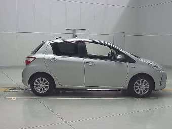 TOYOTA VITZ 2020 Image 3
