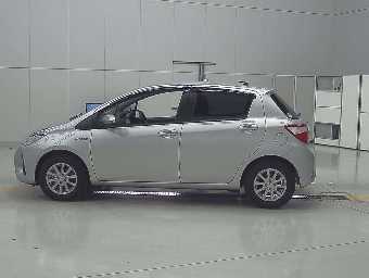 TOYOTA VITZ 2020 Image 4