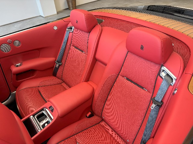 ROLLS ROYCE DAWN 2016 Image 41