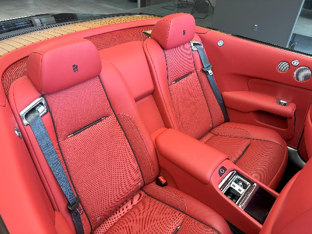 ROLLS ROYCE DAWN 2016 Image 47