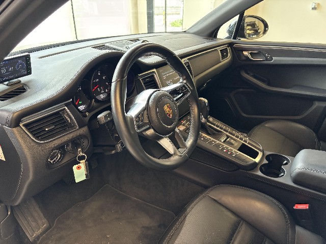 PORSCHE MACAN 2017 Image 21