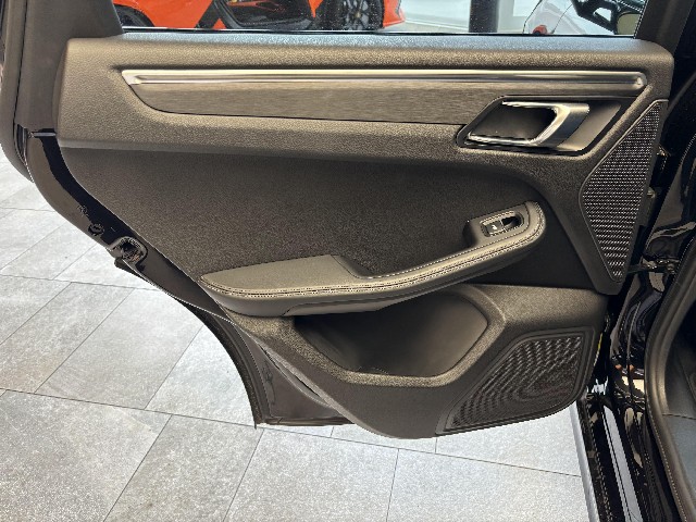 PORSCHE MACAN 2017 Image 26