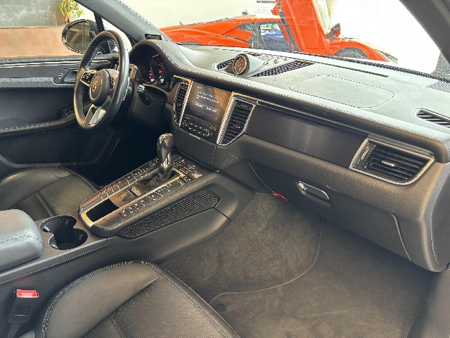 PORSCHE MACAN 2017 Image 27