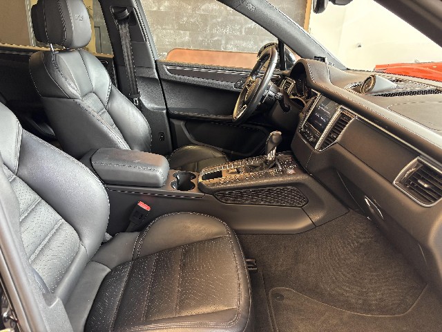 PORSCHE MACAN 2017 Image 28