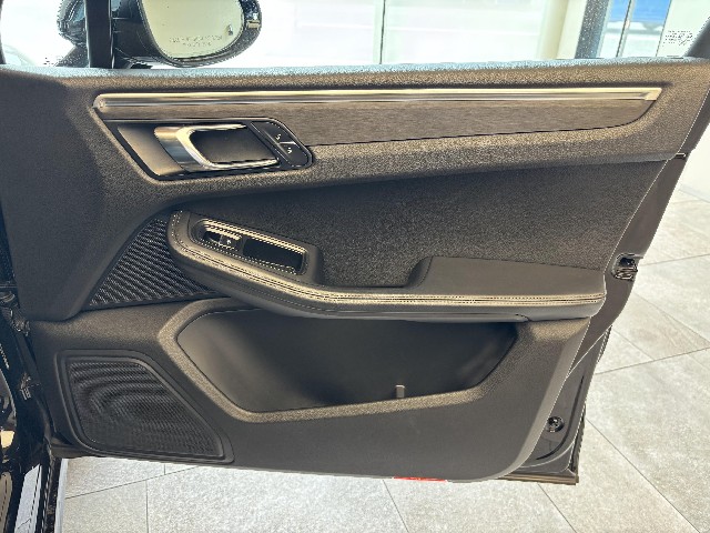 PORSCHE MACAN 2017 Image 30