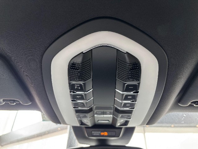 PORSCHE MACAN 2017 Image 49