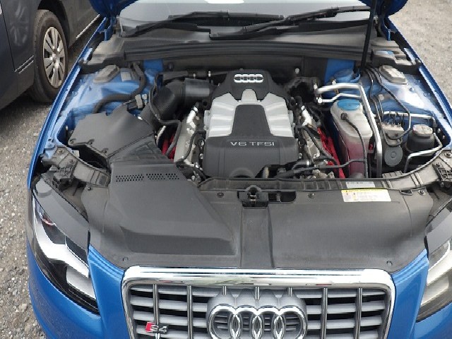 AUDI S4 AVANT 2010 Image 27