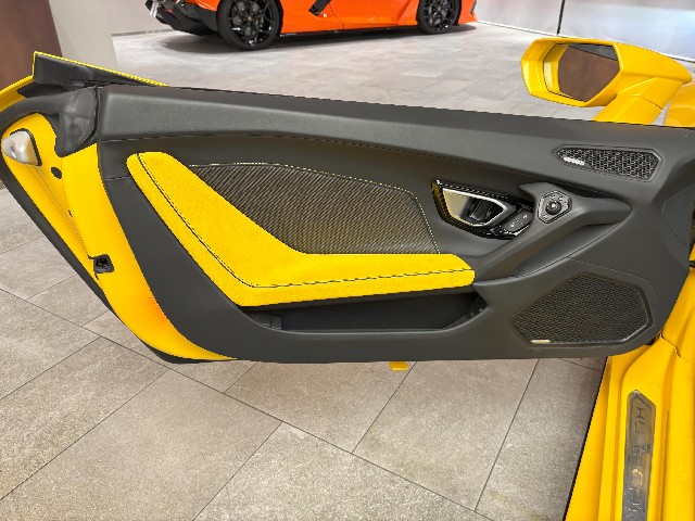 LAMBORGHINI HURACAN 2019 Image 34