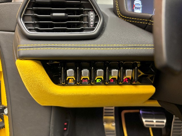 LAMBORGHINI HURACAN 2019 Image 44