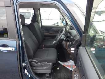 TOYOTA ROOMY 2017 Image 12