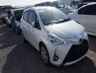TOYOTA VITZ 2017 Image 2