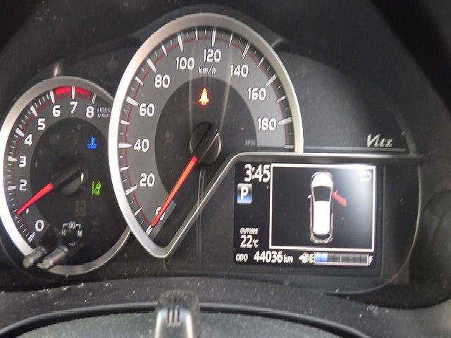 TOYOTA VITZ 2017 Image 21