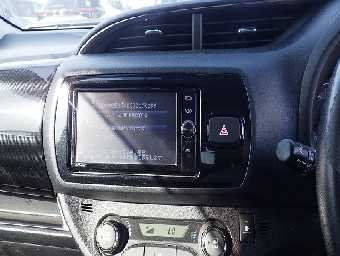 TOYOTA VITZ 2017 Image 7