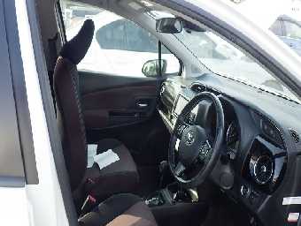 TOYOTA VITZ 2017 Image 9