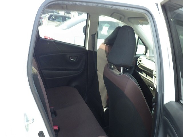 TOYOTA VITZ 2017 Image 25