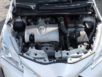 TOYOTA VITZ 2017 Image 15