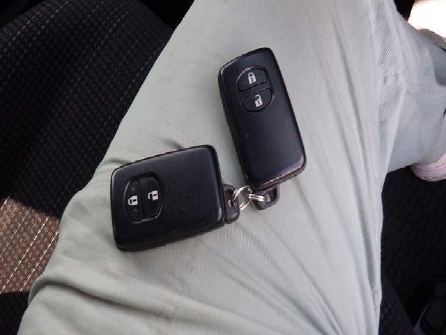 TOYOTA VITZ 2017 Image 23