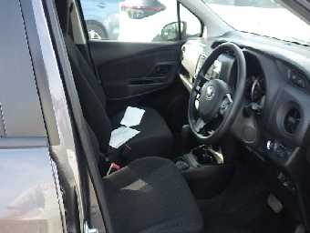 TOYOTA VITZ 2017 Image 9