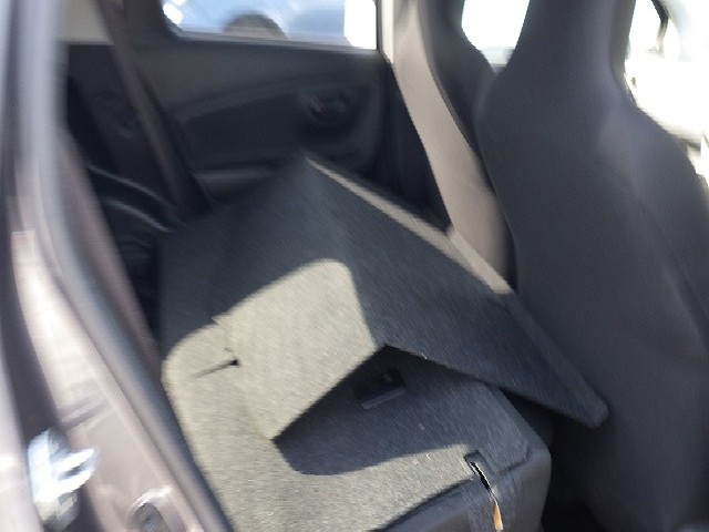 TOYOTA VITZ 2017 Image 25