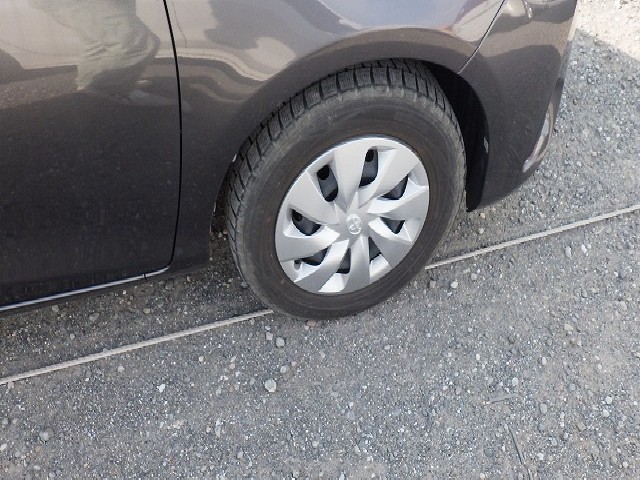 TOYOTA VITZ 2017 Image 27