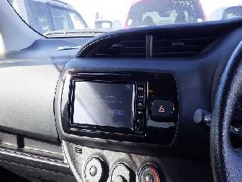 TOYOTA VITZ 2017 Image 6