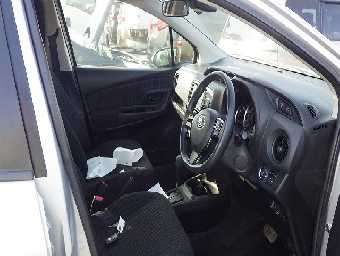 TOYOTA VITZ 2017 Image 9