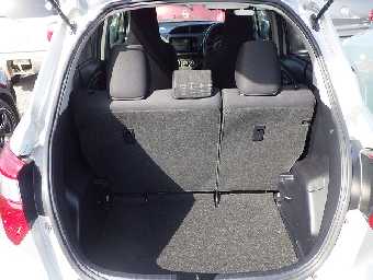 TOYOTA VITZ 2017 Image 11
