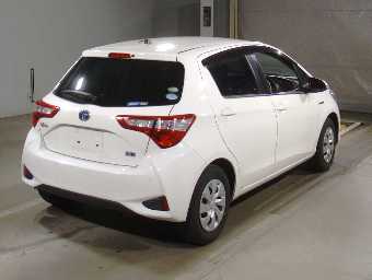 TOYOTA VITZ 2020 Image 2