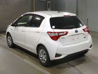 TOYOTA VITZ 2020 Image 4