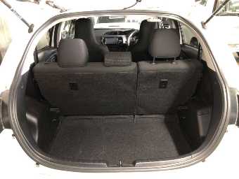 TOYOTA VITZ 2020 Image 8