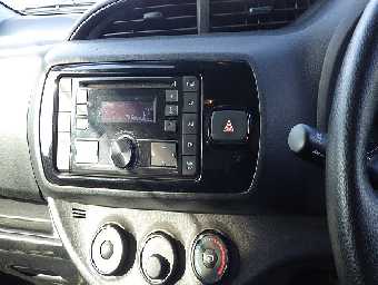 TOYOTA VITZ 2017 Image 7