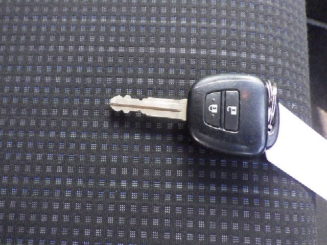 TOYOTA VITZ 2017 Image 20