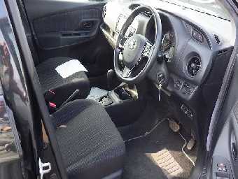 TOYOTA VITZ 2017 Image 9