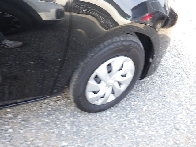 TOYOTA VITZ 2017 Image 24