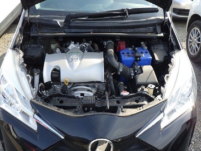 TOYOTA VITZ 2017 Image 27